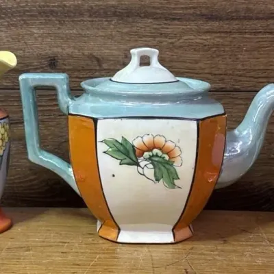 Sale Photo Thumbnail #363: Lot 464: Hand painted Lustware teapot, creamer & sugar