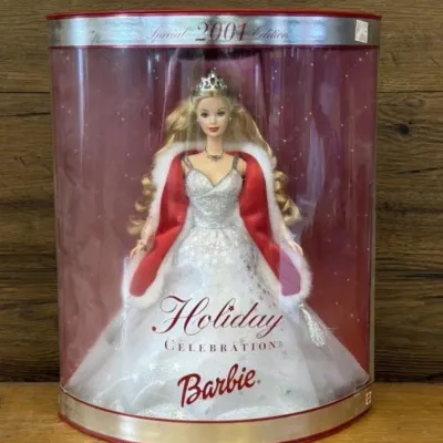 Sale Photo Thumbnail #462: Lot 562: 2001 Holiday Celebration Barbie (Special Edition)
