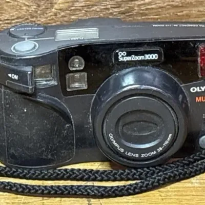 Sale Photo Thumbnail #564: Lot 668: Olympus multiaf superzoom3000