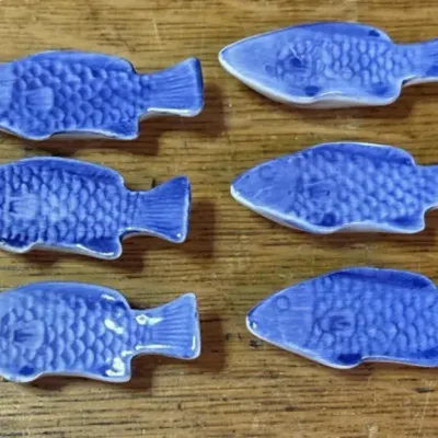 Sale Photo Thumbnail #337: Lot 438: Chopstick Rests porcelain fish
