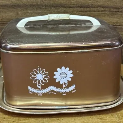 Sale Photo Thumbnail #487: Lot 587: 1950s Copper cake pan