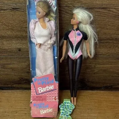 Sale Photo Thumbnail #466: Lot 566: Vintage Barbies