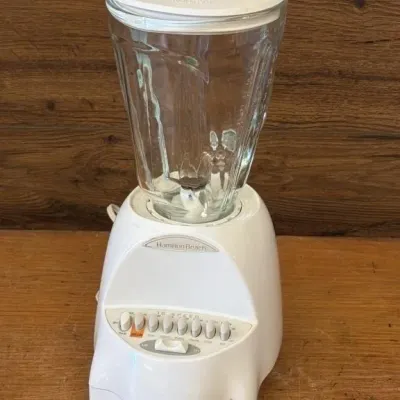 Sale Photo Thumbnail #387: Lot 488: Hamilton Beach multi-speed countertop blender w/glass pitcher - tested good