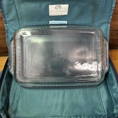 Sale Photo Thumbnail #179: Lot 250: Pyrex casserole dish and caring container