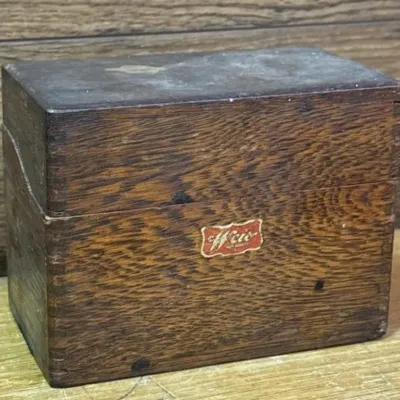 Sale Photo Thumbnail #313: Lot 414: Weis box with recipes inside