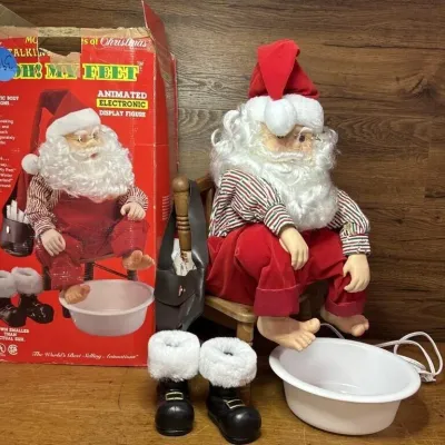 Sale Photo Thumbnail #639: Lot 743: Animatronic talking Santa Claus