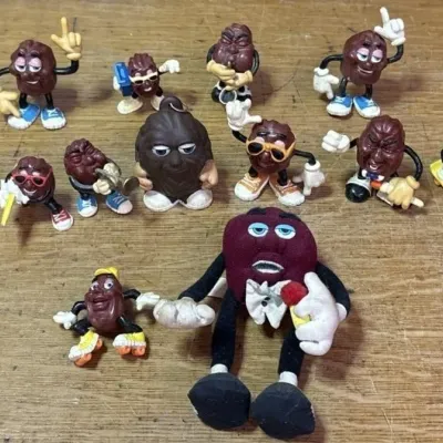 Sale Photo Thumbnail #306: Lot 407: 1980s California raisin figurines