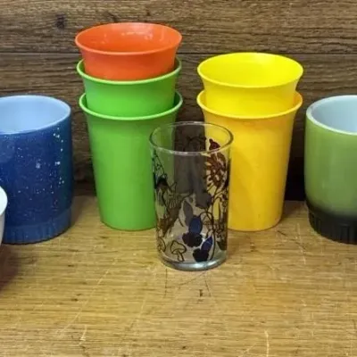 Sale Photo Thumbnail #472: Lot 572: Vintage coffee and juice cup lot