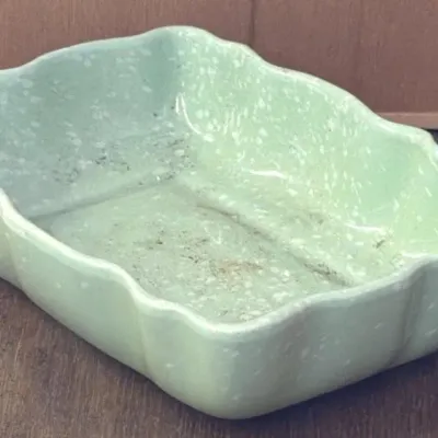 Sale Photo Thumbnail #307: Lot 408: Vintage dish 9x7x2