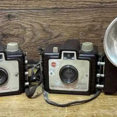 Sale Photo Thumbnail #566: Lot 670: Vintage Kodak brownie holiday flash camera