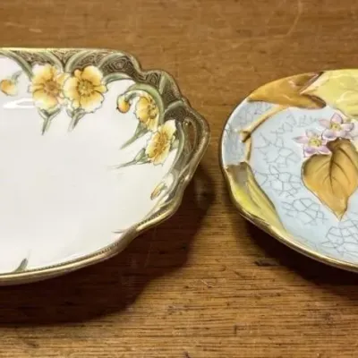 Sale Photo Thumbnail #650: Lot 754: Vintage Lusterware bowls