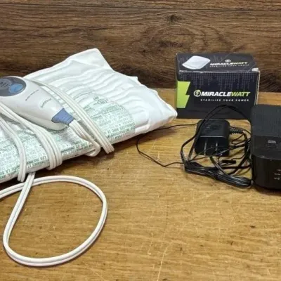 Sale Photo Thumbnail #546: Lot 646: Heating pad/clock radio/watt