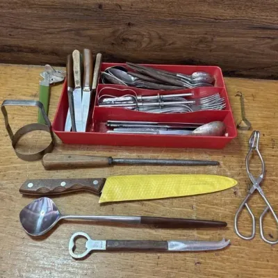 Sale Photo Thumbnail #182: Lot 253: Miscellaneous silverware