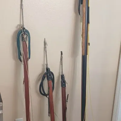 4 Vintage Spear Guns -In Depth Inc, 12 Special, 32 Special+