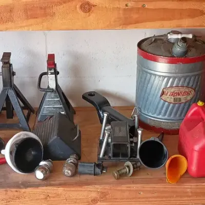 Automotive- Jacks, Trailer Hitches, Gas Cans, Trailer Parts