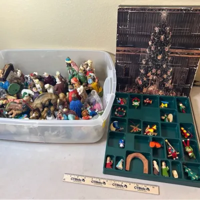 Several Sets Of Vintage Nativity Scenes - Germany & Italy