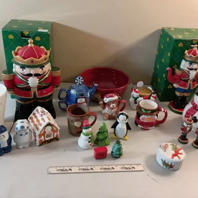 Huge Christmas Ceramics lot - Fitz & Floyd, Ganz, Norway, Sakura++