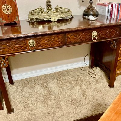 Sale Photo Thumbnail #108: Might be Baker - mahogany writing desk