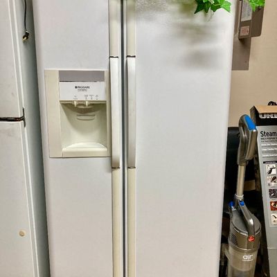 Sale Photo Thumbnail #133: Frigidaire side by side refrigerator