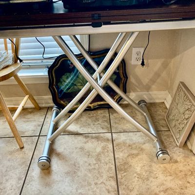 Sale Photo Thumbnail #70: Transforming and adjustable X base table