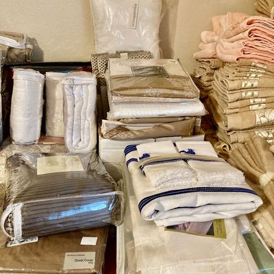 Sale Photo Thumbnail #148: New linens and shower curtains