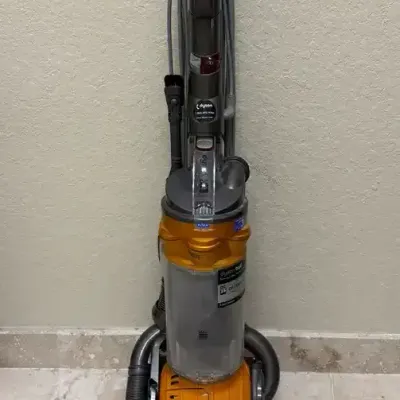 Dyson DC25 Upright Bagless Vacuum 