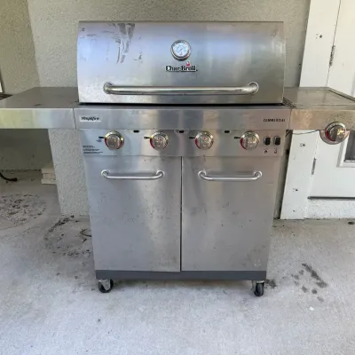 Char-Broil Commercial Series Amplifire 4 Burner Gas Grill