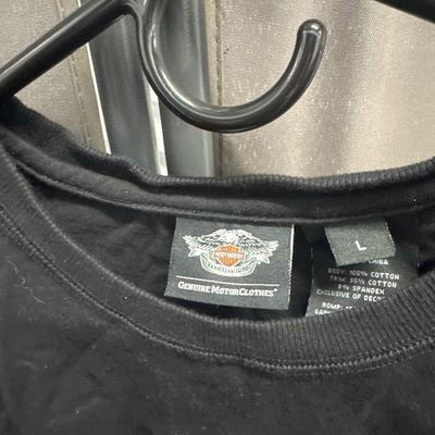 Sale Photo Thumbnail #126: 15-piece Harley Davidson set with 2 jackets and T-shirts - size extra-large, two new - size large gloves, bag and accessories. All in excellent condition