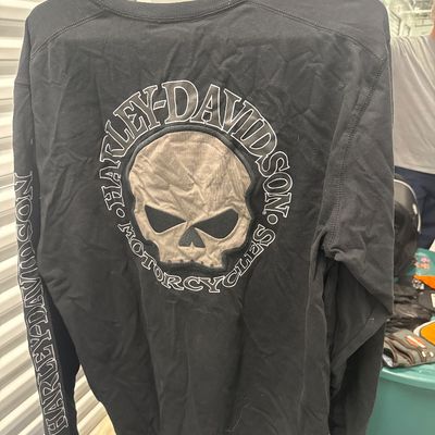 Sale Photo Thumbnail #118: 15-piece Harley Davidson set with 2 jackets and T-shirts - size extra-large, two new - size large gloves, bag and accessories. All in excellent condition