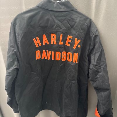 Sale Photo Thumbnail #120: 15-piece Harley Davidson set with 2 jackets and T-shirts - size extra-large, two new - size large gloves, bag and accessories. All in excellent condition