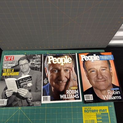 Sale Photo Thumbnail #105: Three-piece magazine set - one life magazine dated 9/25-15, one Robin Williams dated 11/4/14 and one Robin Williams dated August 25, 2014,  all in pristine condition