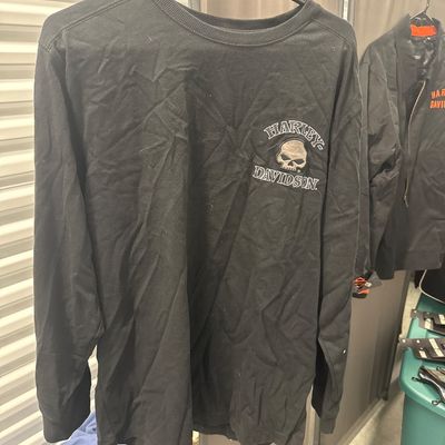 Sale Photo Thumbnail #117: 15-piece Harley Davidson set with 2 jackets and T-shirts - size extra-large, two new - size large gloves, bag and accessories. All in excellent condition