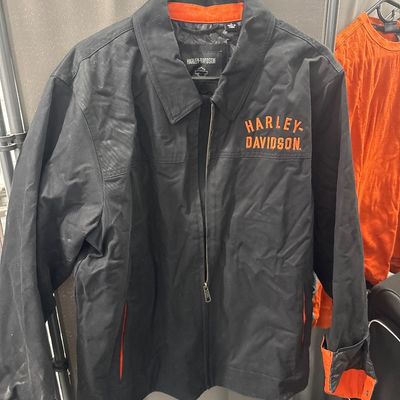 Sale Photo Thumbnail #119: 15-piece Harley Davidson set with 2 jackets and T-shirts - size extra-large, two new - size large gloves, bag and accessories. All in excellent condition