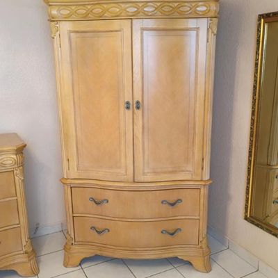Sale Photo Thumbnail #28: Master Bedroom Armore $350
