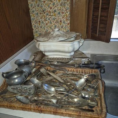 Estate sale photo