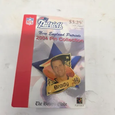 Sale Photo Thumbnail #70: Tom Brady pin