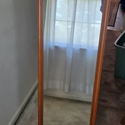 Stand up floor mirror
