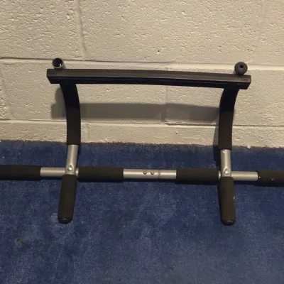 Pull up exercise device