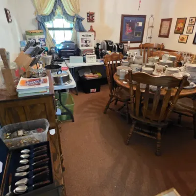 Sale Photo Thumbnail #182