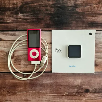 Sale Photo Thumbnail #11: Apple iPod and iPod nano portable music players