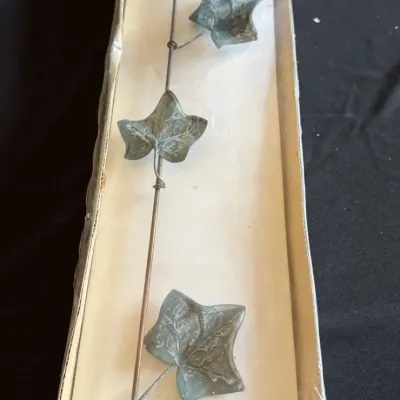 IKEA SLINGA Metal Ivy Leaf Wall Decor, Verdigris Teal-Green Leaves on Wire Stem, Boxed,