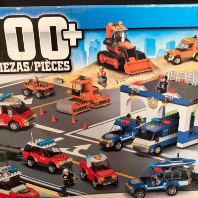 Mega Bloks Ultimate Vehicle Collection Set 2426, 1,728 Pieces, Police, Fire and Construction Vehicle