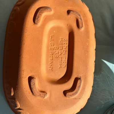 Sale Photo Thumbnail #105: Underside of a Scheurich Keramik terracotta planter, model 839, made in West Germany.
