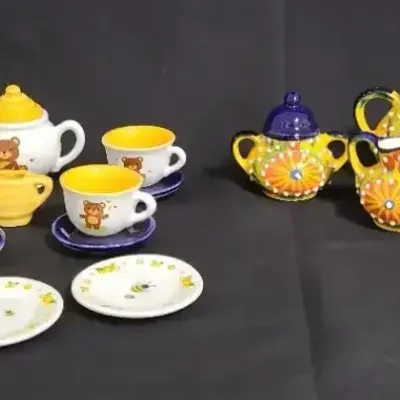 Tea Time in Miniature – Honey-Bear & Floral Tea Pieces