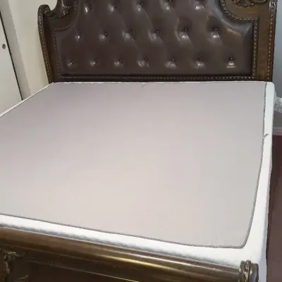 Crown Mark Ornate Traditional King Bed with Tufted Headboard & Carved Wood Details