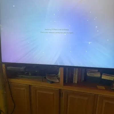 Samsung 44’ Smart TV And Sound Bar