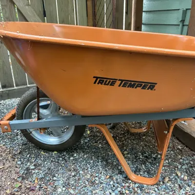 True Temper Wheel Barrow 