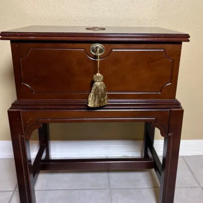 Chest/Cellarette Red Interior