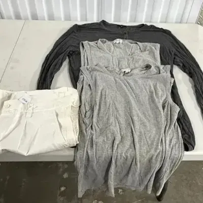 Four Piece Grigio Perle Lot