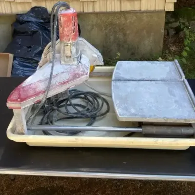 Tile Cutter W/ Tiles 